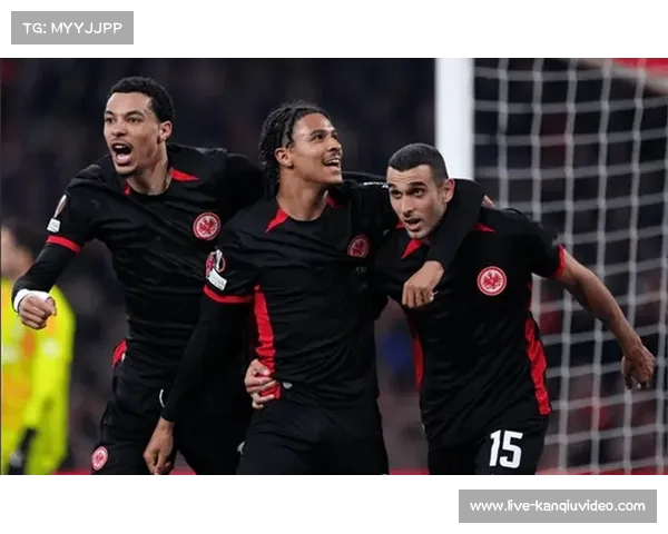 法兰克福客场防线隐患凸显整体表现仍难稳定